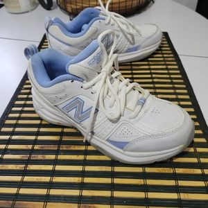 New Balance Women's 409 V3 Casual Comfort Training Shoe 6.5